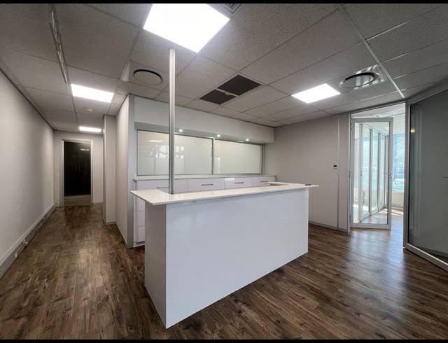 148M² OFFICE TO LET IN ROSEBANK